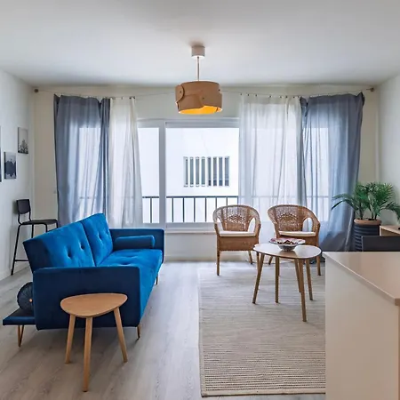 1bdr Modern With Pool By Lovelystay Daire Peniche
