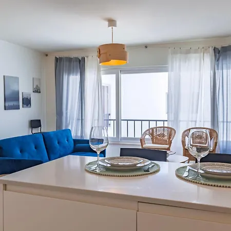 1bdr Modern With Pool By Lovelystay Daire Peniche