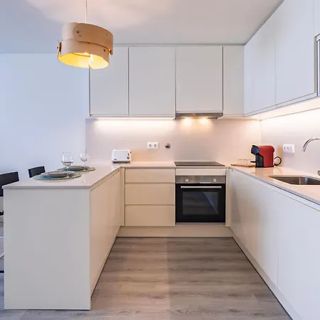 1bdr Modern With Pool By Lovelystay Daire Peniche
