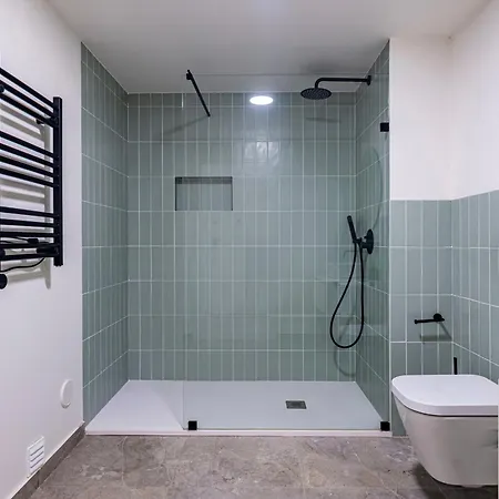 1bdr Modern With Pool By Lovelystay Daire Peniche